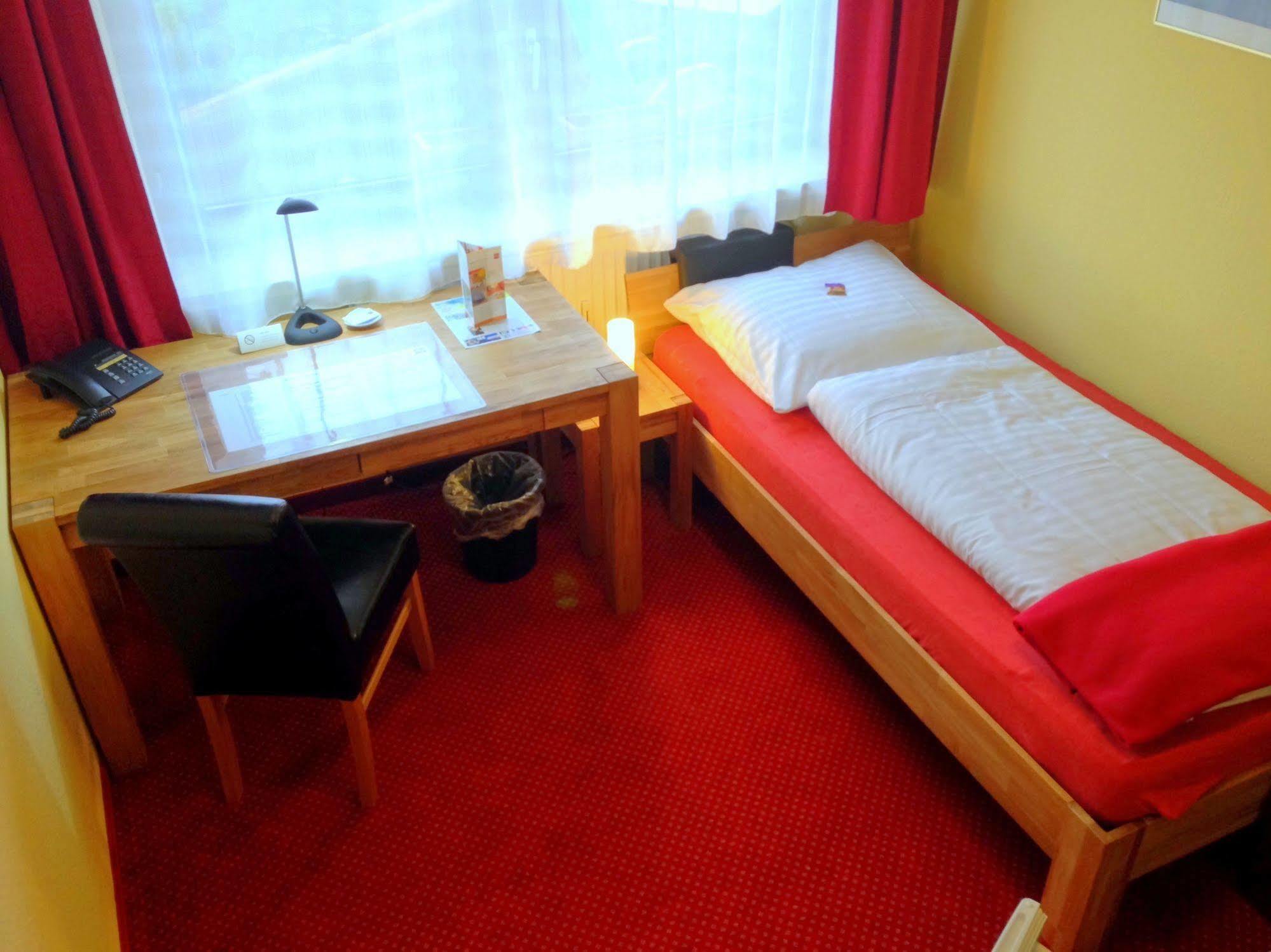 Hotel garni Marktterrassen Hennef  Exteriör bild